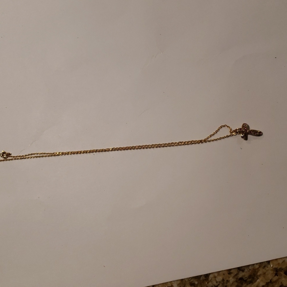 Beautiful chain whit cross charm